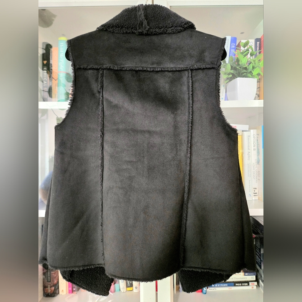 ✨️HOST PICK✨️ White Stuff Faux Suede & Sheepskin Waterfall Fjord Gilet Vest - Picture 5 of 6